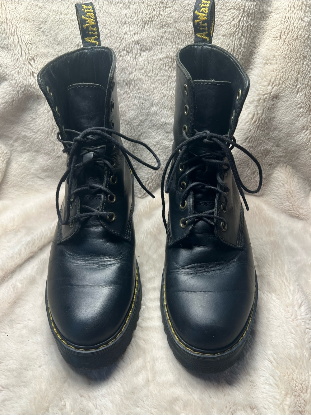 Dr. Martens Women's Shriver Hi platform boots size 8 - Picture 2 of 7
